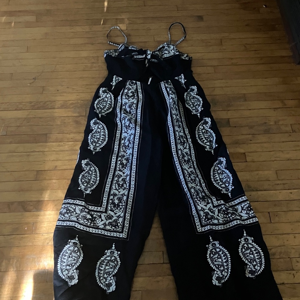 Free People Black and White Patterned Jumpsuit. Size 4 perfect shape